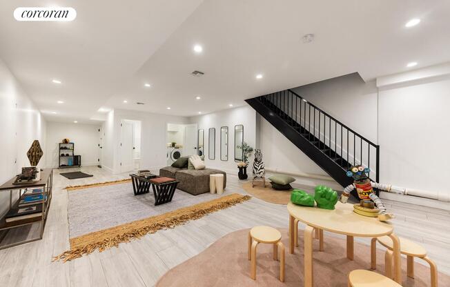 3 beds, 2 baths, 1,800 sqft, $5,999, Unit 1