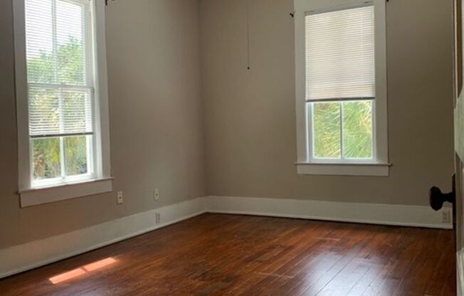 3 beds, 1 bath, $1,600