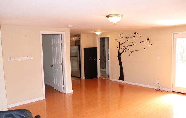 2 beds, 2 baths, $3,295