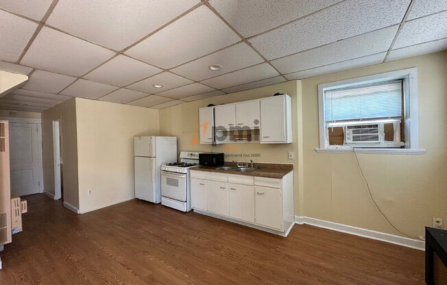 1500 W FRED ST