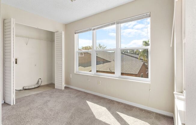 Venetian Place -  833