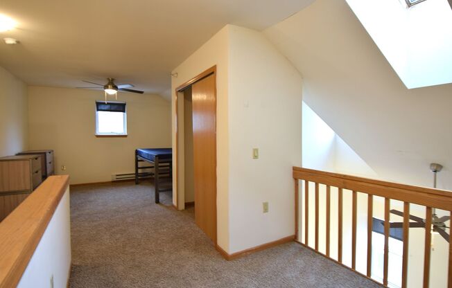 3 beds, 1 bath, $3,250, Unit CV 2-J