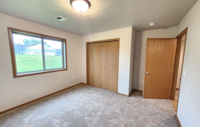 2 beds, 1 bath, 1,006 sqft, $1,230, Unit 3520 105