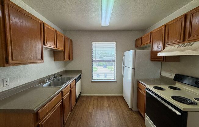 2 beds, 1 bath, $650