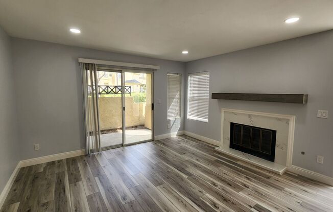2 Bedroom, 2 Bath Condo in Eastlake Shores