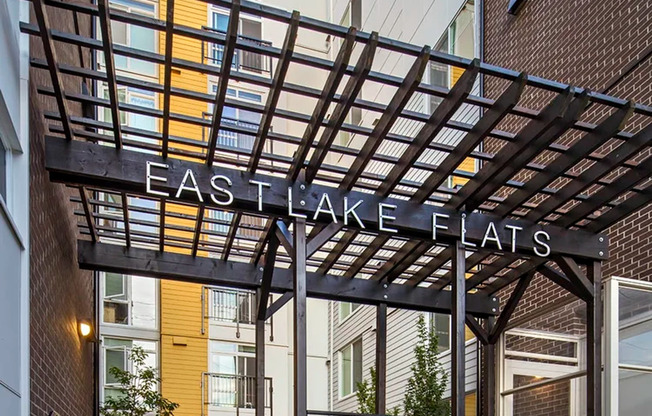 Eastlake Flats | 2820 Eastlake Ave E