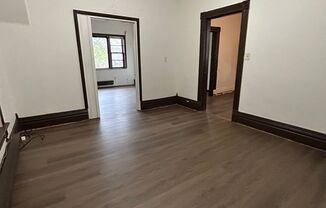 2 beds, 1 bath, $750, Unit #1