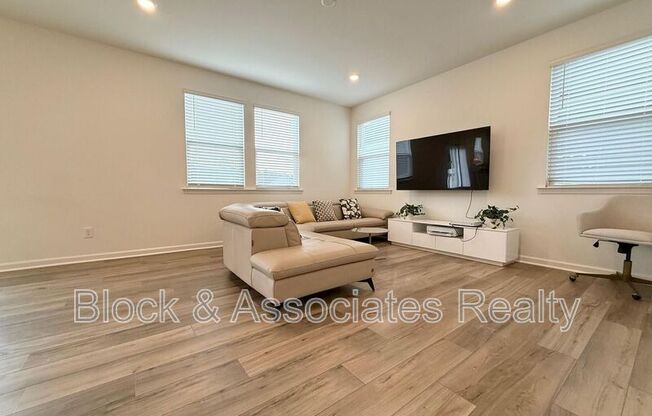 177 SHADOWDALE LN
