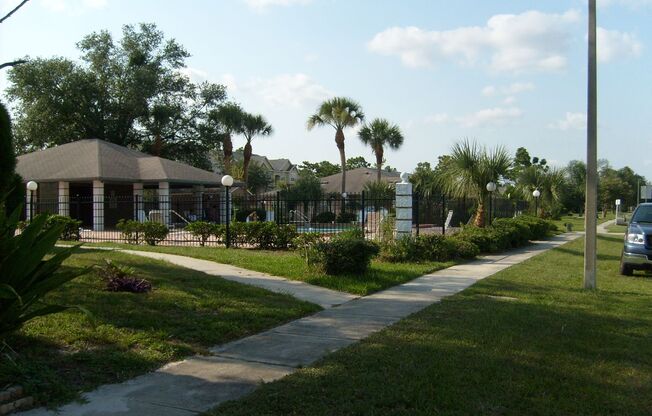 Patio Home, Minutes Away From UCF, Technology Park, & the E/W Expressway