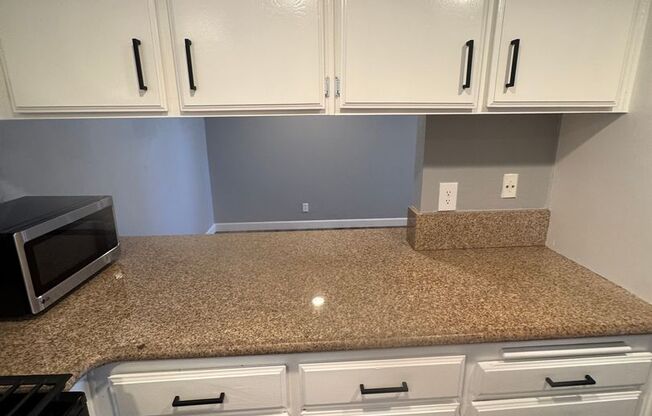 Move in Special: 2 Weeks Free! Great 2 Bedroom 2 bath - Villamira  Community, Laguna Niguel-In Unit Laundry Included