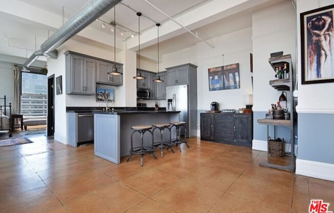 1 bed, 1 bath, 1,200 sqft, $3,300, Unit 806