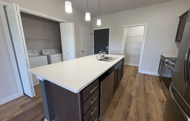 3 beds, 2 baths, 1,024 sqft, $2,295, Unit 5117-101