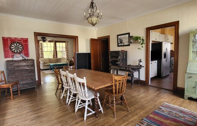 4 beds, 2.5 baths, $1,900