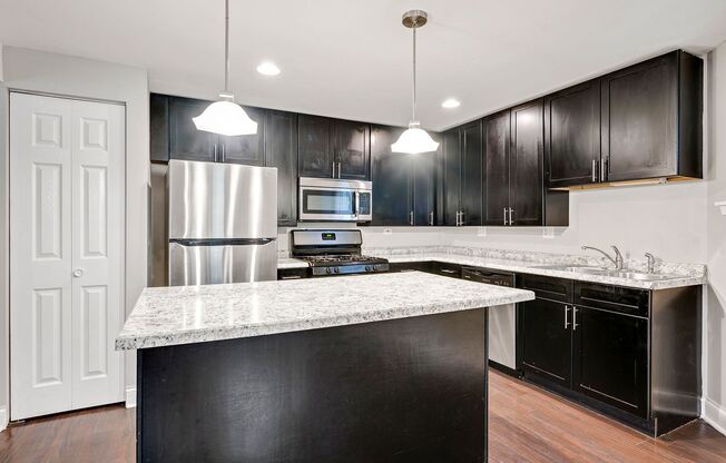 4544 S. Indiana Garden