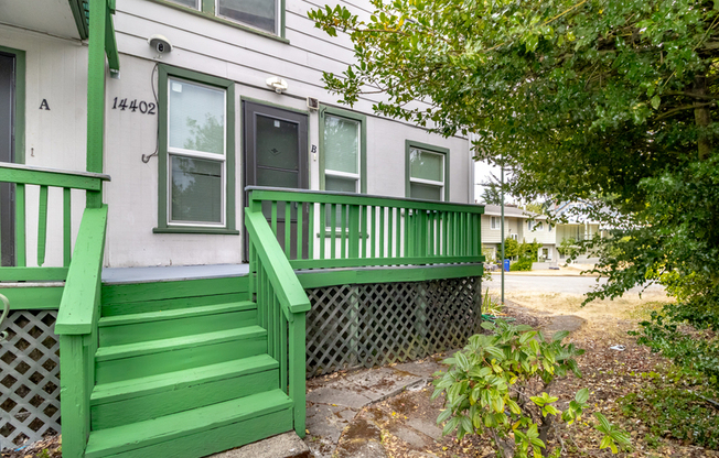 14402 56 AVE S