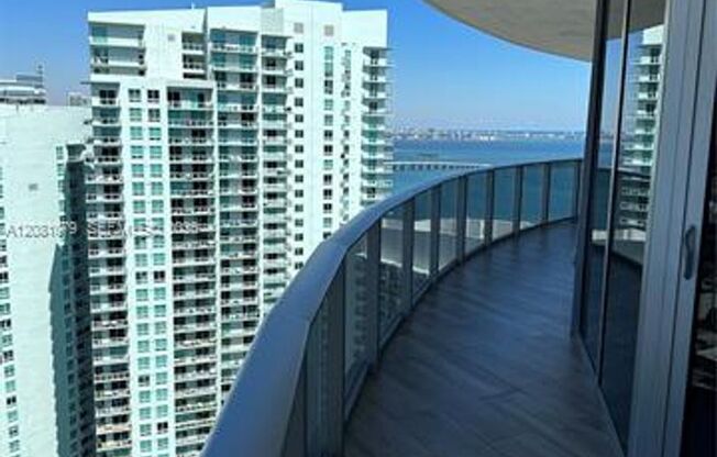2 beds, 2.5 baths, $5,500, Unit # 4701