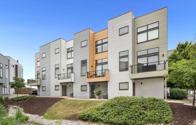 Beautiful Furnished 1 bedroom unit in Fairview Park!