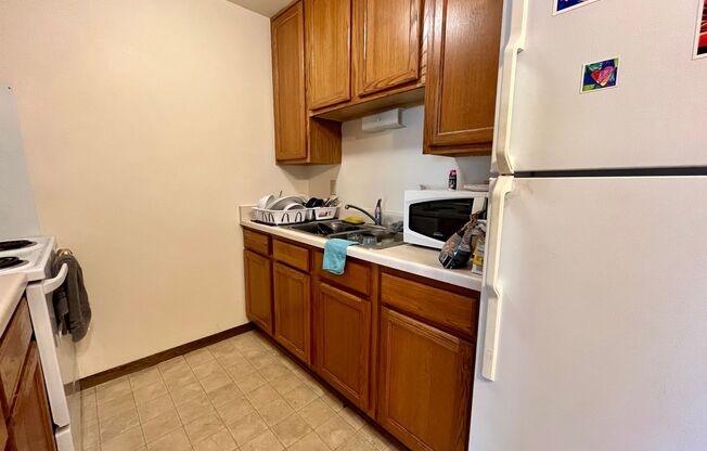 1 bed, 1 bath, $925, Unit 64