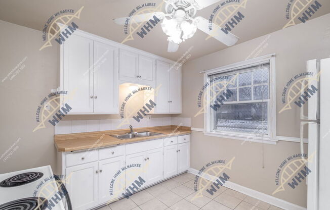 3258 S KINNICKINNIC AVE