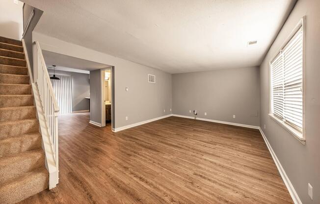 SPACIOUS AND BRIGHT LIVING ROOM