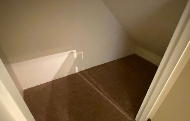 2 beds, 1.5 baths, 1,100 sqft, $1,697, Unit 0168