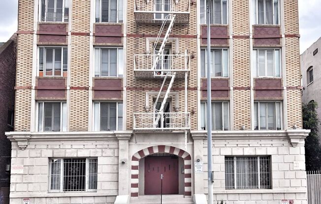 223-1724 N EDGEMONT ST