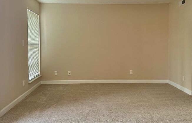 3 beds, 2 baths, 1,225 sqft, $1,980, Unit 1110LsI