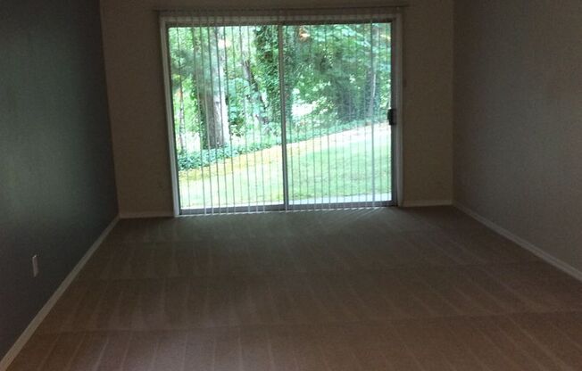 2 beds, 1 bath, 740 sqft, $1,500, Unit 116