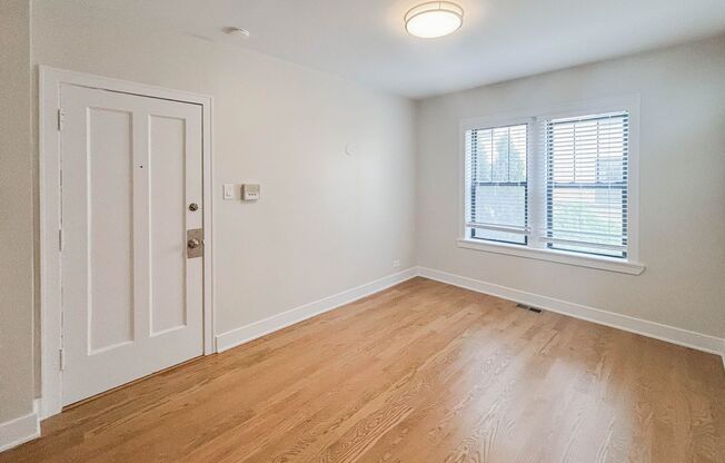 2 beds, 1 bath, 820 sqft, $2,395, Unit 1950-1Y