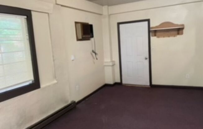 2 beds, 1 bath, $1,390, Unit Apt D