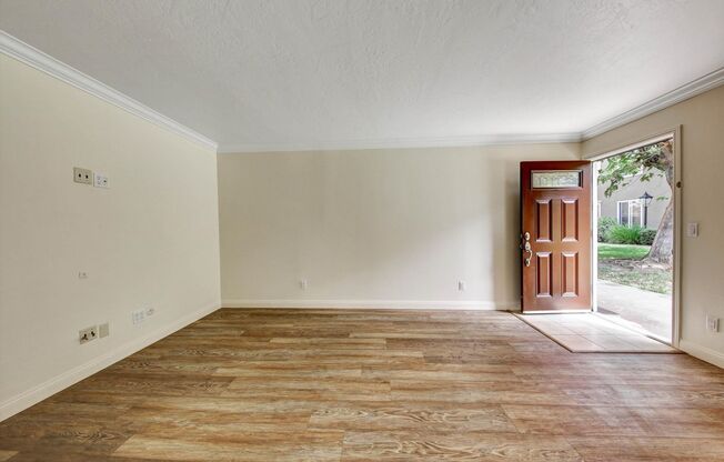 2 beds, 1 bath, $2,095, Unit # 47