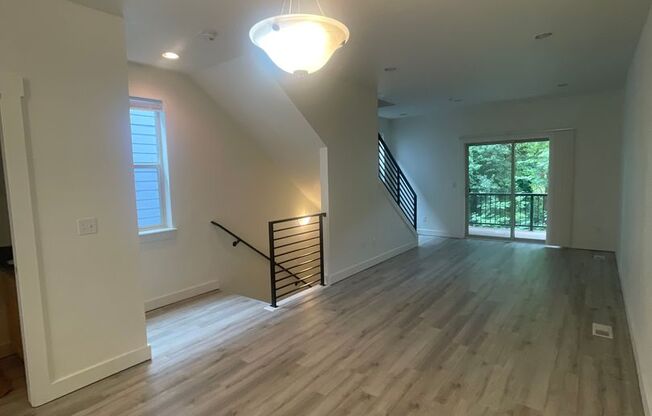 2 beds, 2.5 baths, 1,334 sqft, $2,050, Unit H