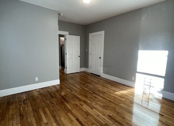 3 beds, 1 bath, 1,395 sqft, $3,418, Unit 2