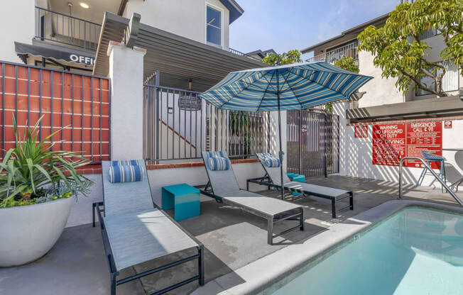 Independence Plaza Apartments in Canoga Park