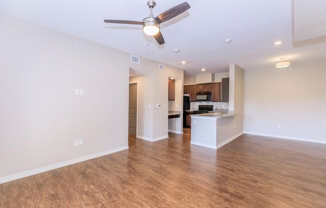 2 beds, 2 baths, 1,039 sqft, $1,616, Unit 1124