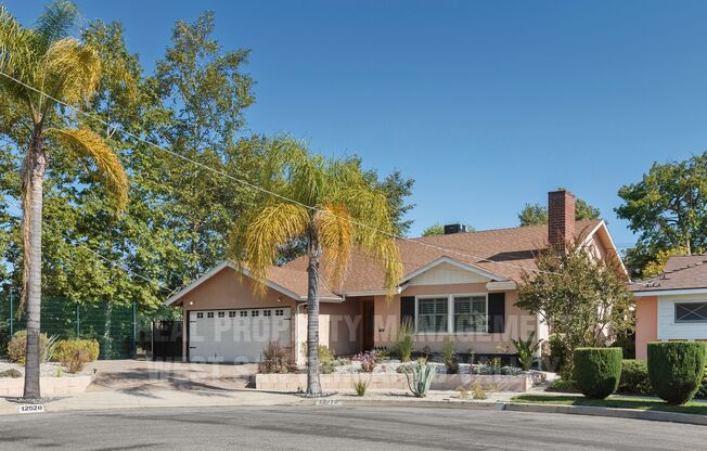 Stunning 3bd Home with Private Outdoor Oasis