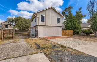 Bottom 2 BD / 2BA duplex with detached office on large lot in South Austin
