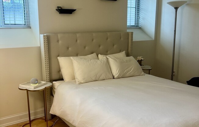 2 beds, 1 bath, 935 sqft, $3,850, Unit B301