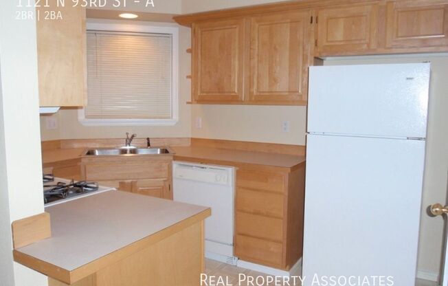 1121 N 93 ST