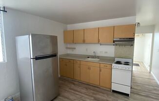 Convenient 1 Bedroom, 1 Bath, 1 Parking  Near Waikiki