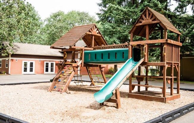 Steilacoom Apartments - Harbor Oaks Apartments - Playground