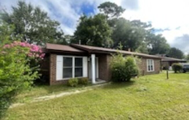 3 BED | 2 BATH | WHITE BLUFF