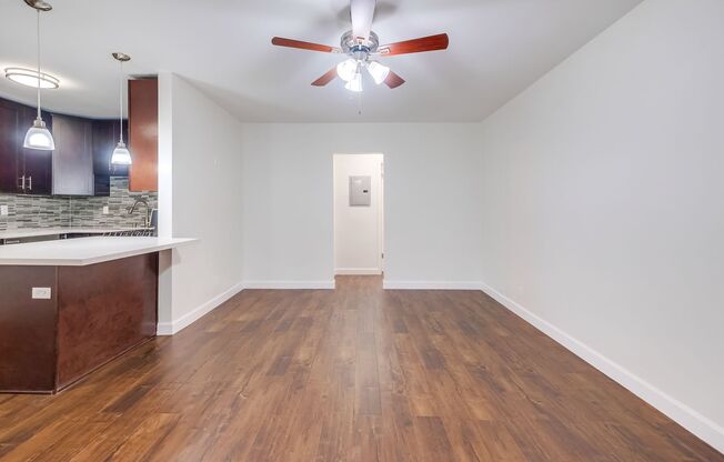 629 W Hyde Park Blvd.