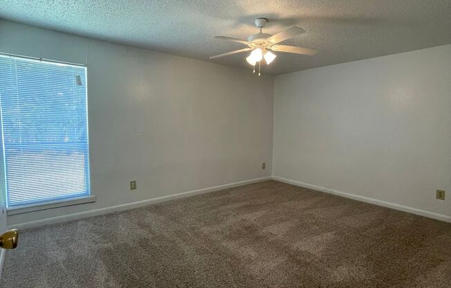 1 bed, 1 bath, 710 sqft, $960, Unit 138