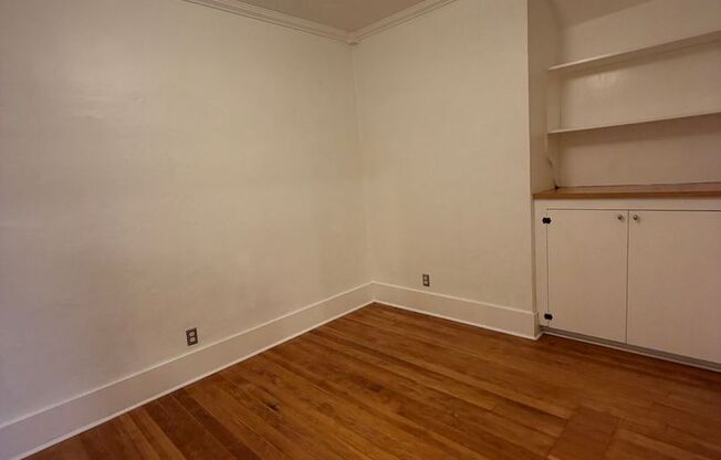 2 beds, 1 bath, $1,500, Unit 501