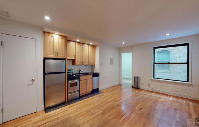 30 CHARLTON ST