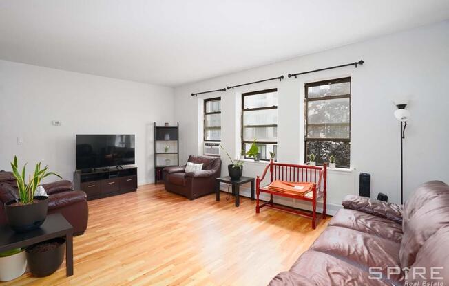54 VERONICA PL