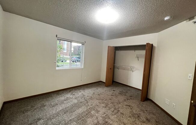 2 beds, 1 bath, $1,125