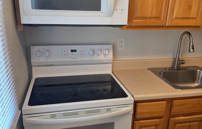 1 bed, 1 bath, 652 sqft, $1,795, Unit 404
