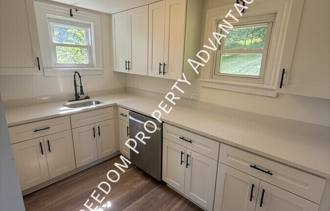 331 MDW AVE